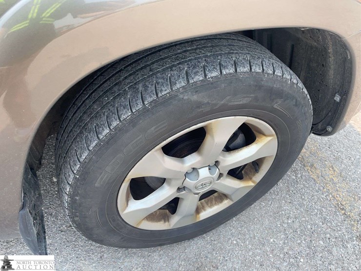 2010-toyota-rav4-image-21