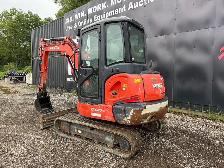 2020-kubota-kx040-4-image-2