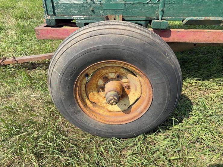john-deere-running-gear-and-flare-box-wagon-with-simonsen-hoist-image-21