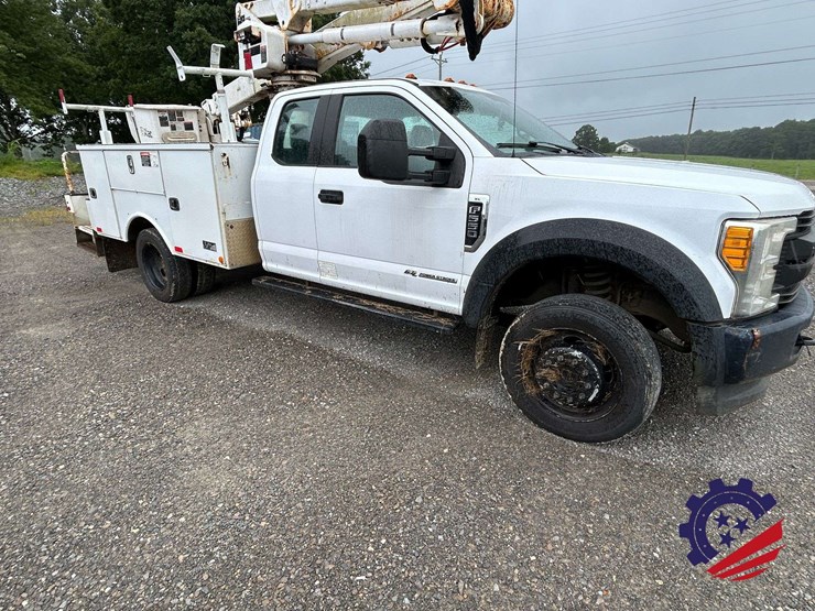 2017-ford-f550-xl-image-8