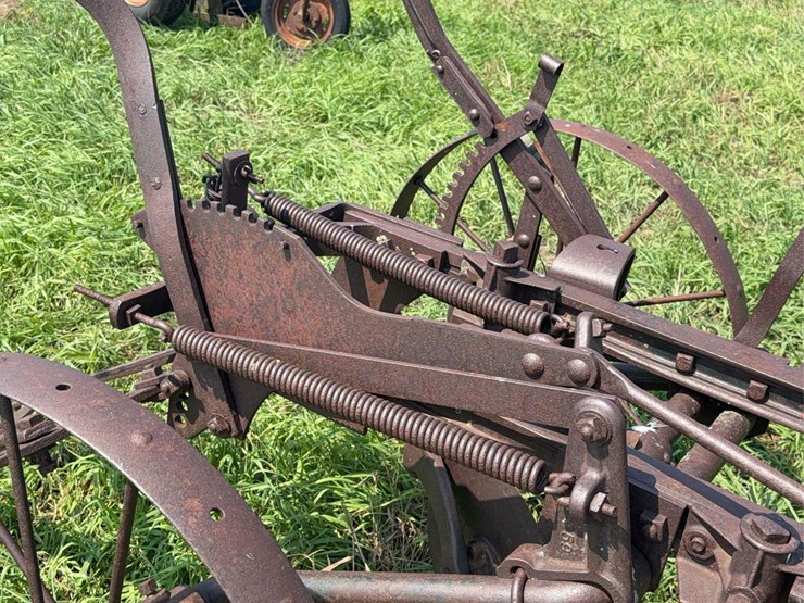 avery-three-bottom-14”-pull-type-moldboard-plow-image-17