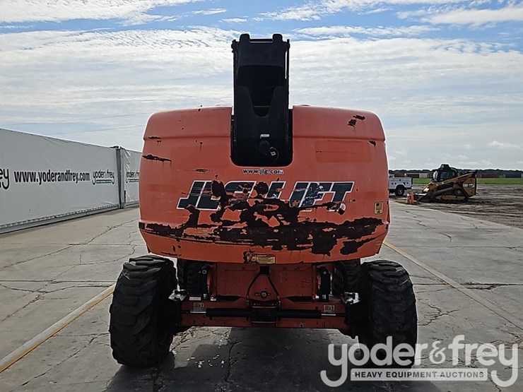 2016-jlg-600s-image-17