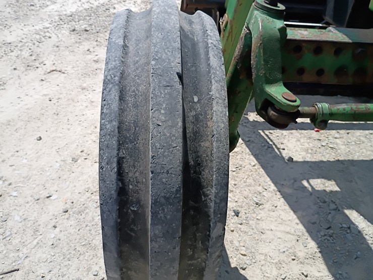 john-deere-2940-image-58