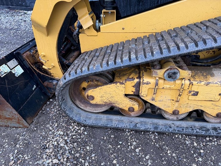 2023-caterpillar-259d3-image-18