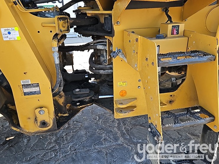 2021-caterpillar-926m-image-17
