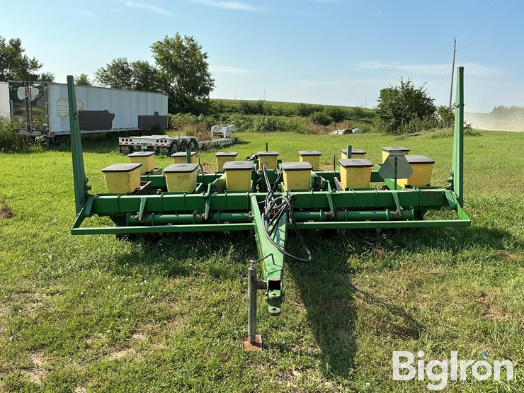 john-deere-7000-image-2