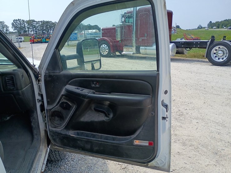 2006-chevrolet-silverado-3500-image-35