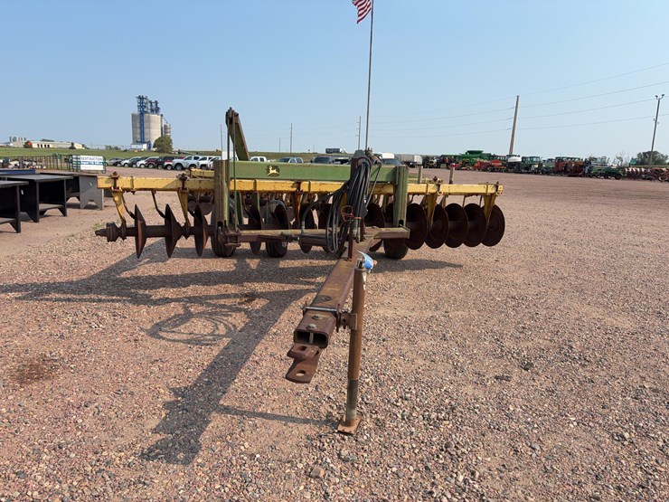 john-deere-340-image-2