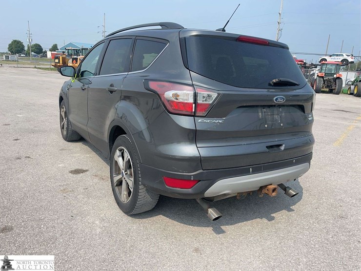 2017-ford-escape-se-image-7