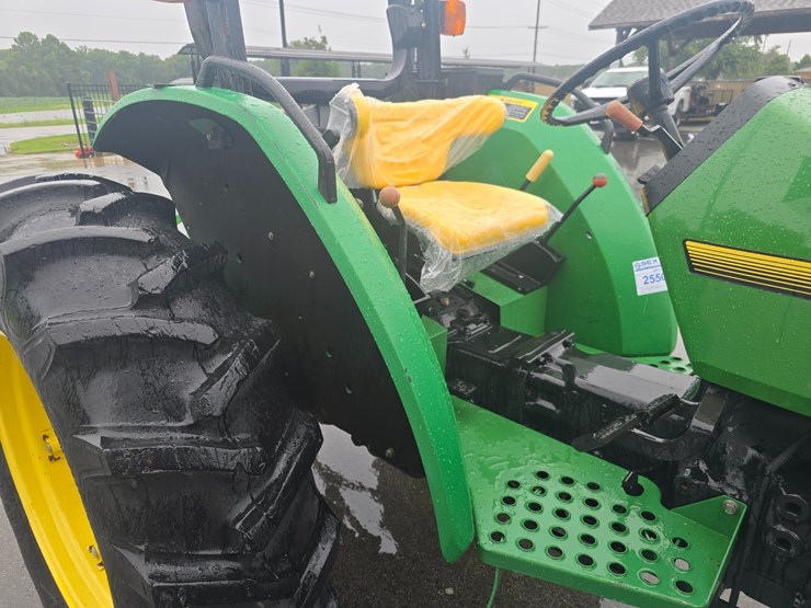 john-deere-5200-image-33