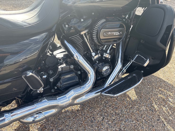 #35523-•-2017-harley-davidson-street-glider-image-7