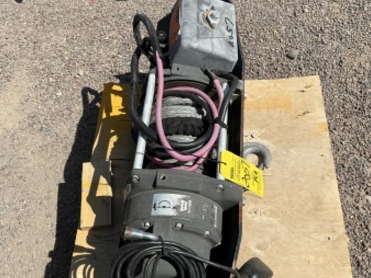 warn-m12000-winch-image-5