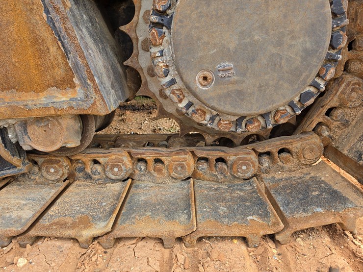 2023-caterpillar-374-image-70