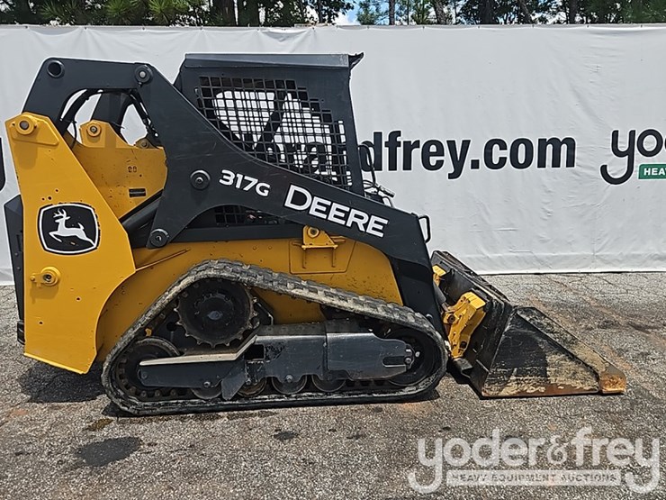 2019-deere-317g-image-6