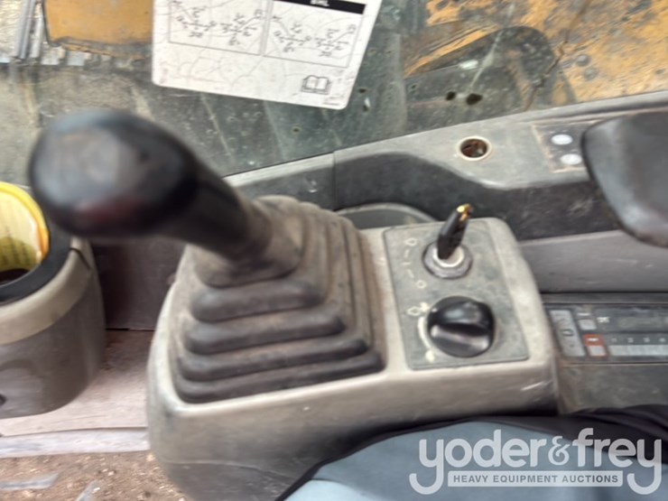 2013-caterpillar-328d-lcr-image-35