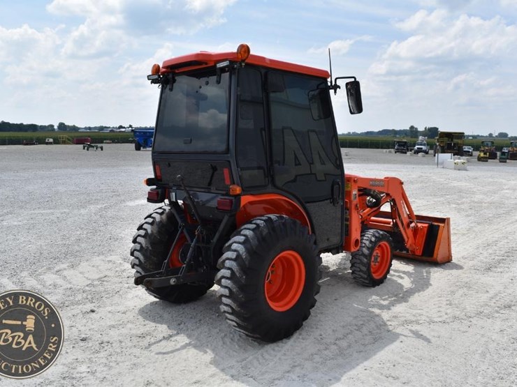 2013-kubota-b3000hsd-image-15