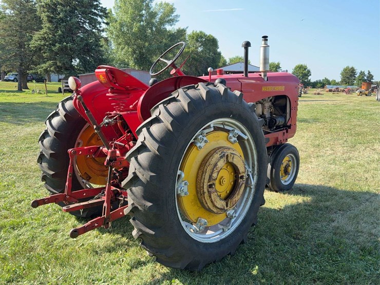 massey-ferguson-444-image-5