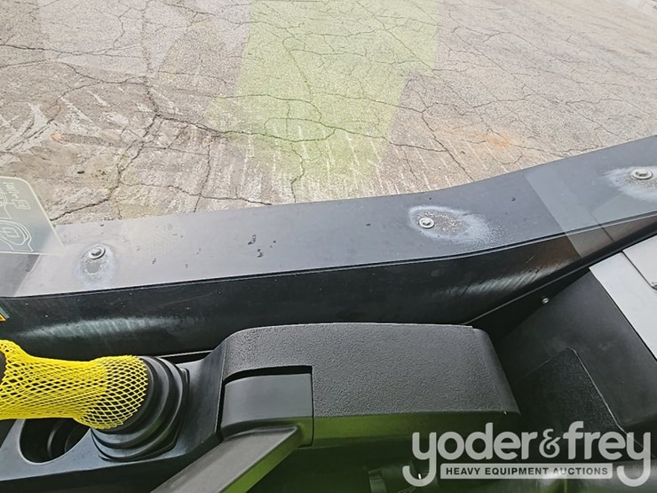 2026-jcb-215t-image-32
