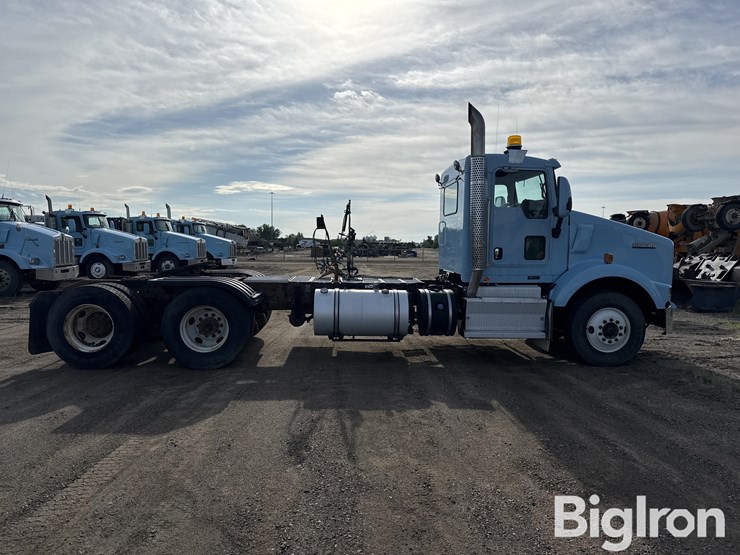 2012-kenworth-t800-image-4