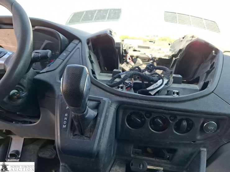 2019-ford-transit-image-13