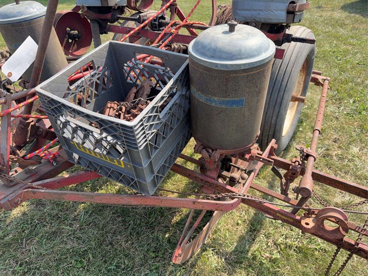mccormick-deering-two-row-planter-image-7