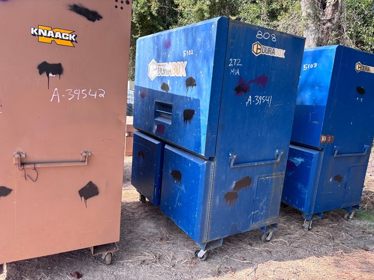 #5102-•-knaack-jobsite-boxes-with-miscellaneous-items-image-1