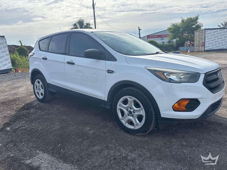 2010-ford-escape-image-2