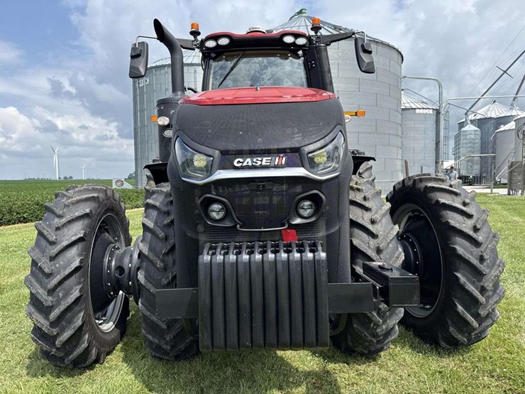 2021-case-ih-340-image-8