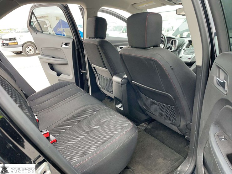 2015-chevrolet-equinox-image-19