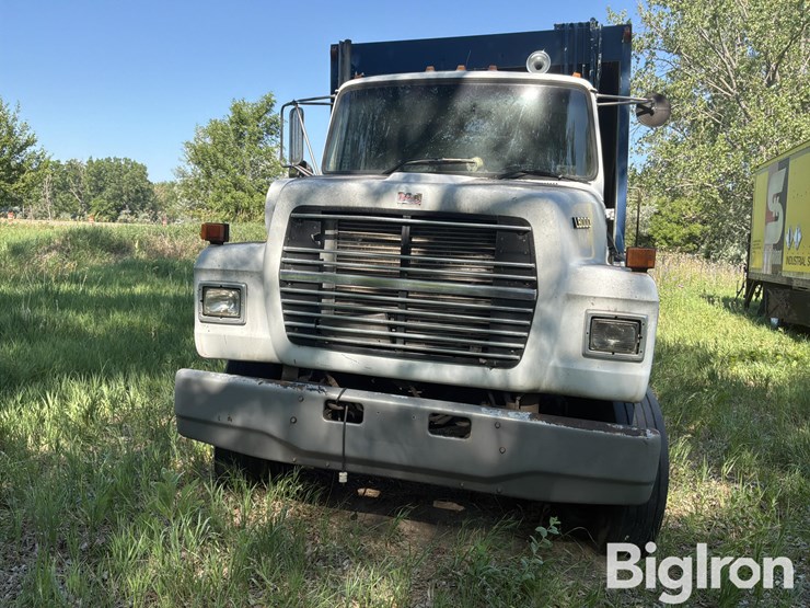 1995-ford-l8000-image-2