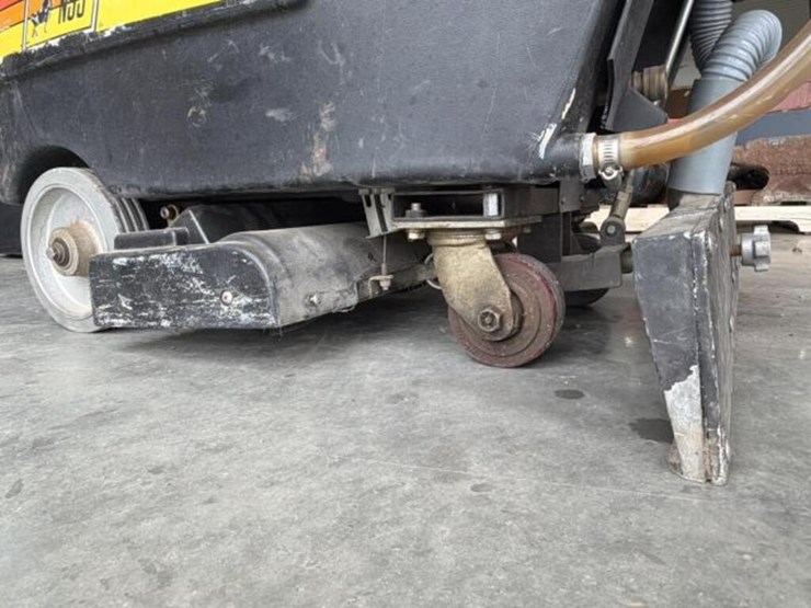 pony-20-sca-commercial-floor-scrubber-image-5
