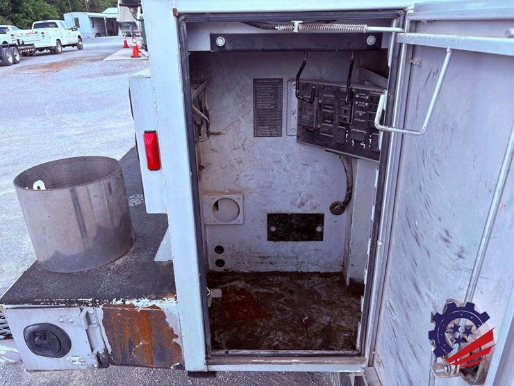 2006-ford-f550-xlt-sd-image-44