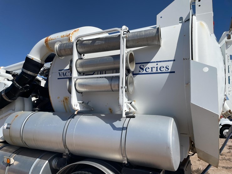 2005-vactor-2100-image-26