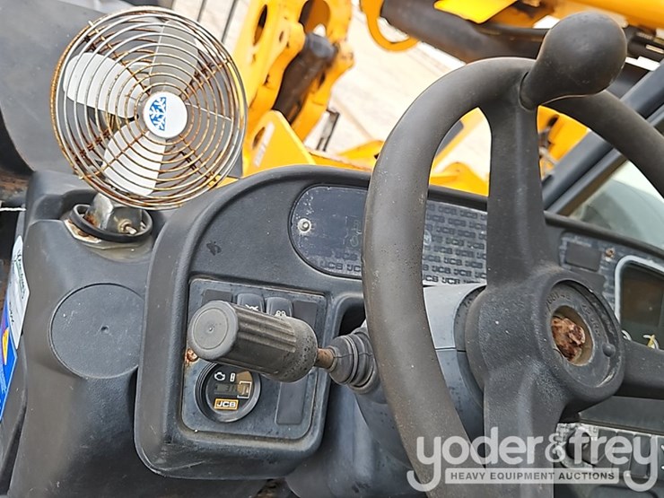 2016-jcb-512-56-image-32