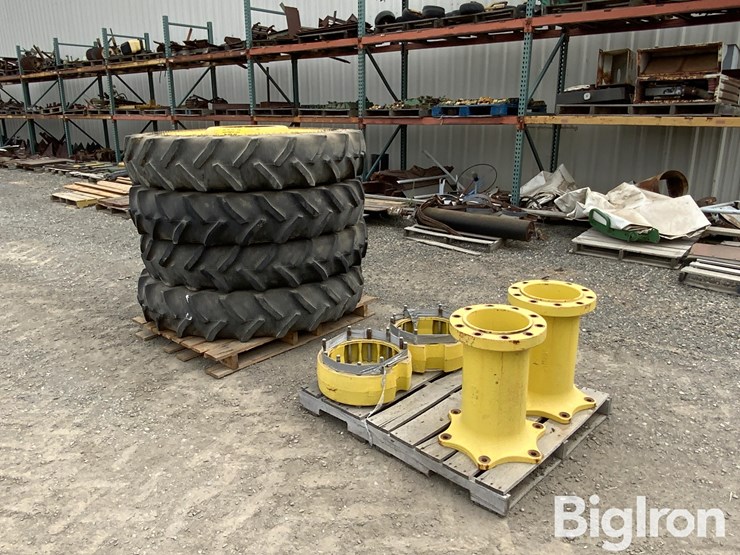 john-deere-8235r-image-1