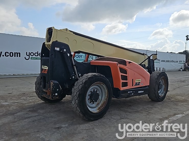 2018-jlg-742-image-5
