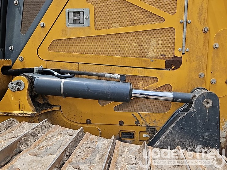 2022-deere-750l-image-14