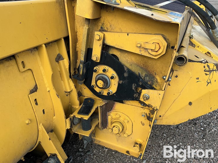 new-holland-750hd-image-10