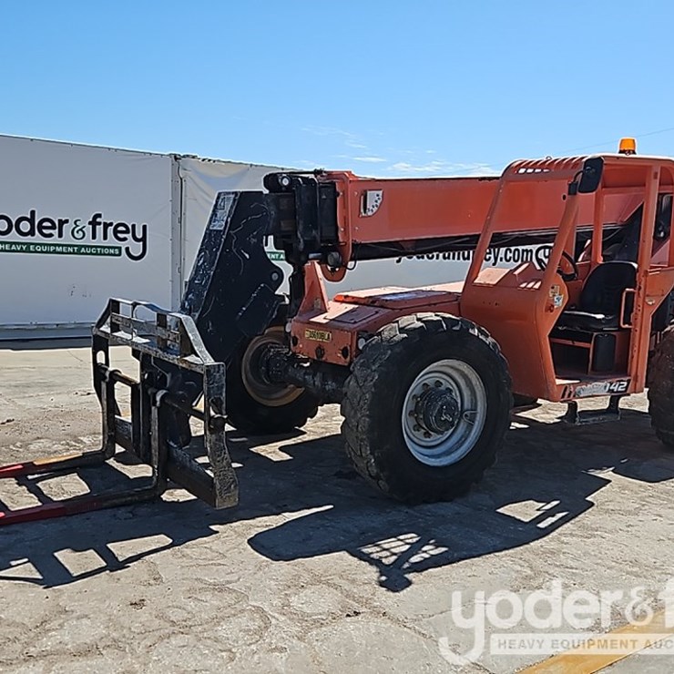 2016 SKY TRAK 8042