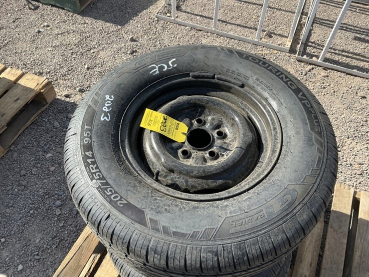 pallet-of-asst-trailer-wheels-&-tires-image-3