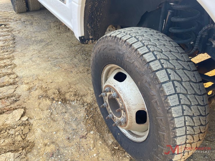 2018-ford-f350-xl-image-8
