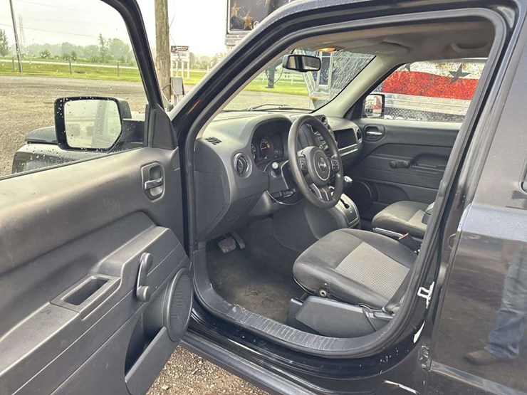 2017-jeep-patriot-image-10