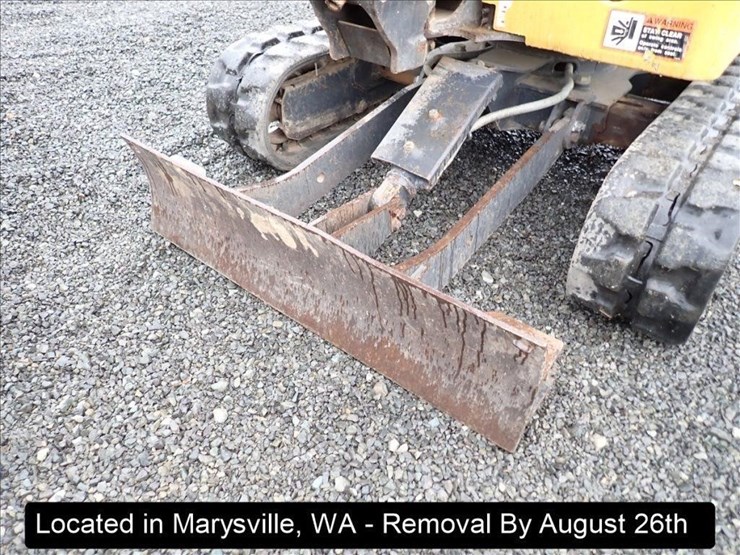 2019-deere-17g-image-2