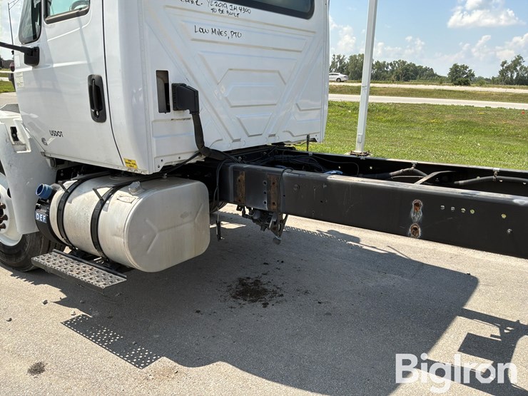 2019-international-durastar-4300-image-16
