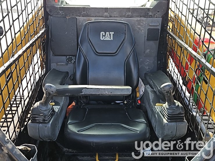 2025-caterpillar-255-image-23