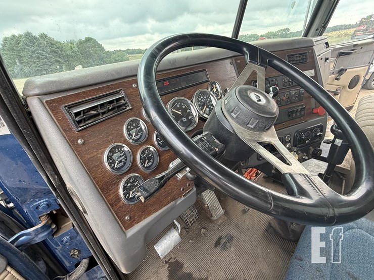 2001-western-star-4900-image-33