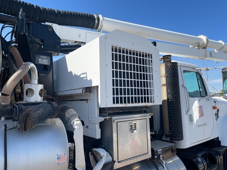 2005-vactor-2100-image-39