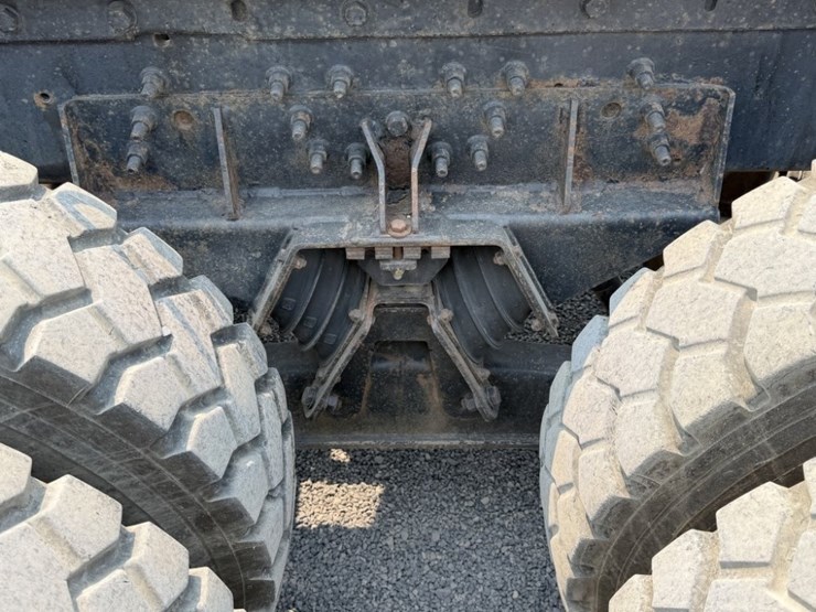 2004-international-5500i-t/a-truck-tractor-image-21