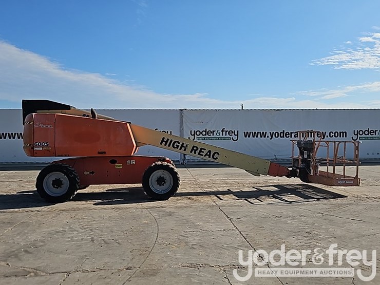 2016-jlg-600s-image-6