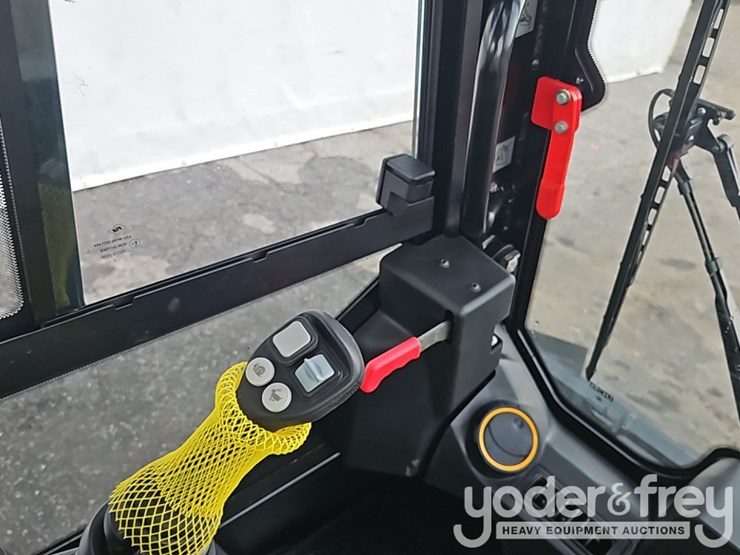 2026-jcb-215t-image-25